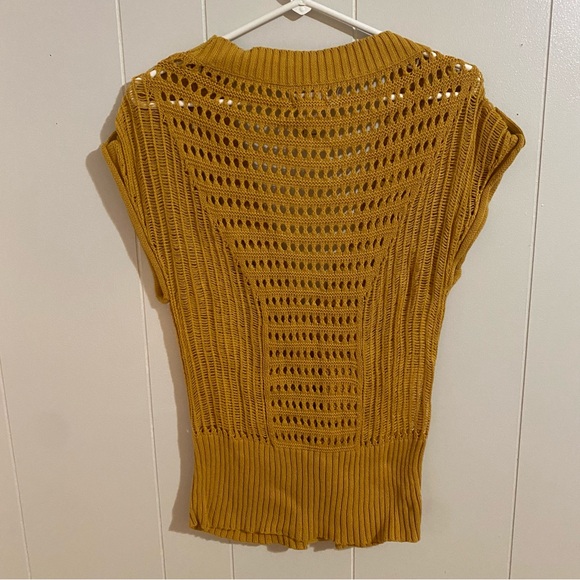 Md MUDD Sleeveless Button Up Sweater - Picture 6 of 8